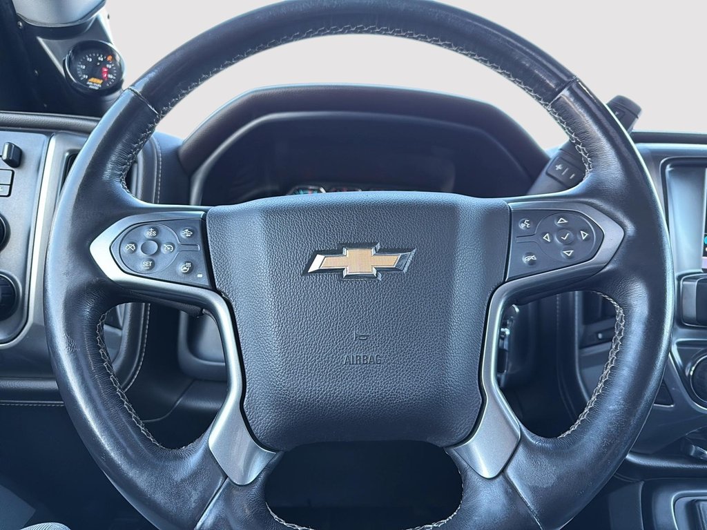 2017 Chevrolet Silverado 1500 LTZ in Drummondville, Quebec - 13 - w1024h768px