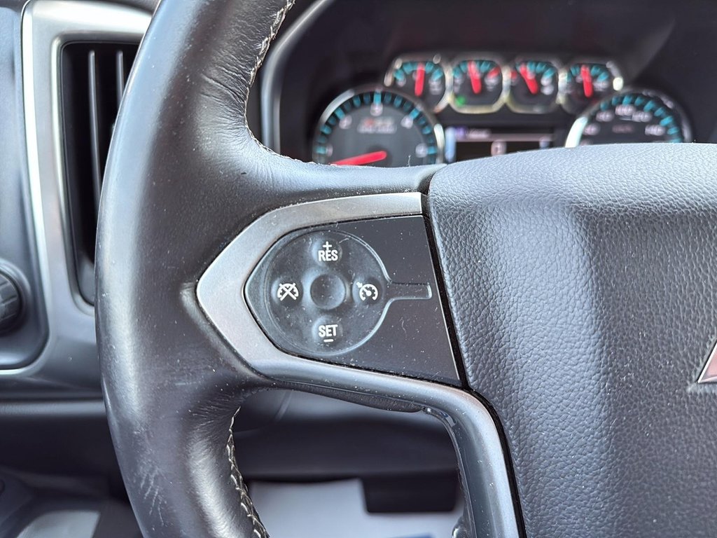 2018 Chevrolet Silverado 1500 LT in Drummondville, Quebec - 14 - w1024h768px