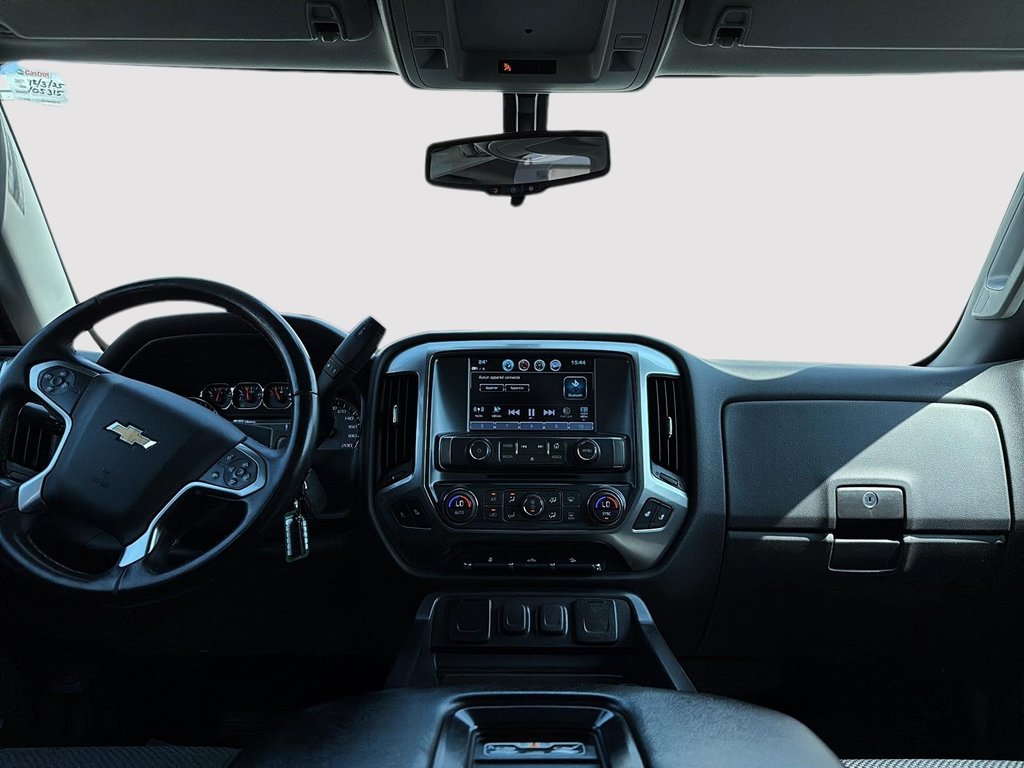 2018 Chevrolet Silverado 1500 LT in Drummondville, Quebec - 10 - w1024h768px
