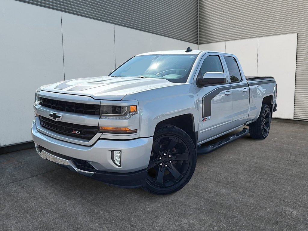 2018 Chevrolet Silverado 1500 LT in Drummondville, Quebec - 1 - w1024h768px