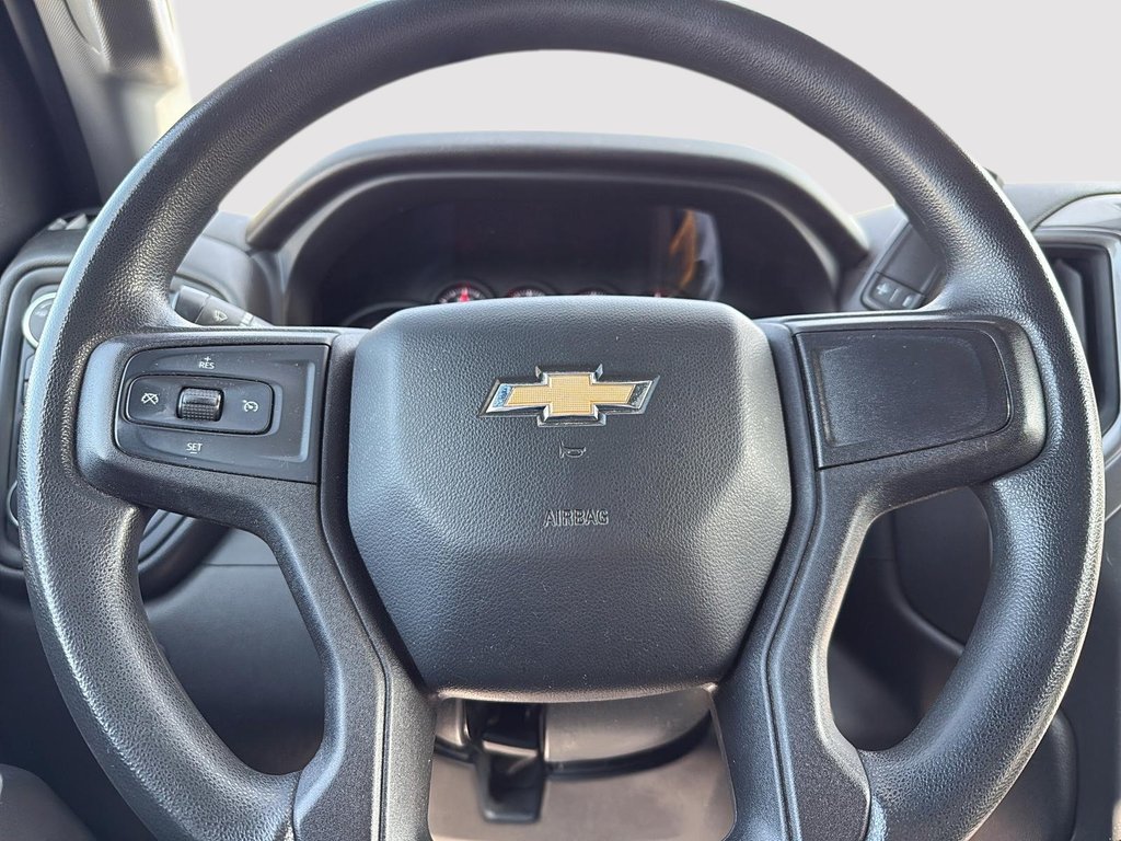 2020 Chevrolet Silverado 1500 Custom in Drummondville, Quebec - 13 - w1024h768px