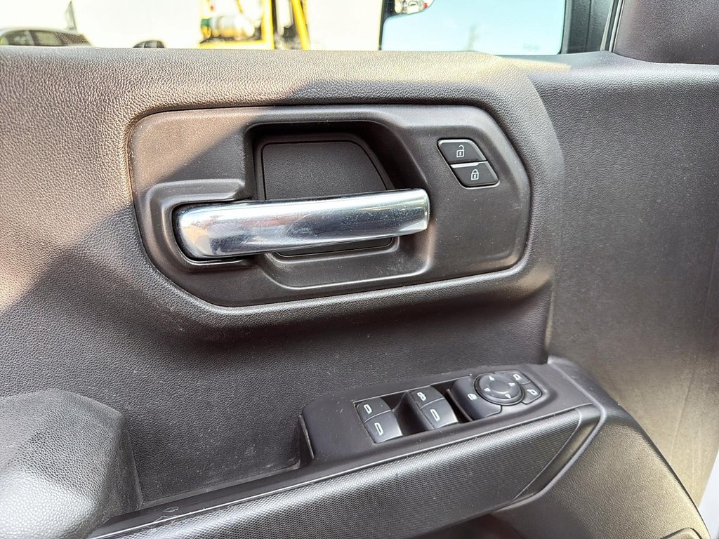 2020 Chevrolet Silverado 1500 Custom in Drummondville, Quebec - 11 - w1024h768px