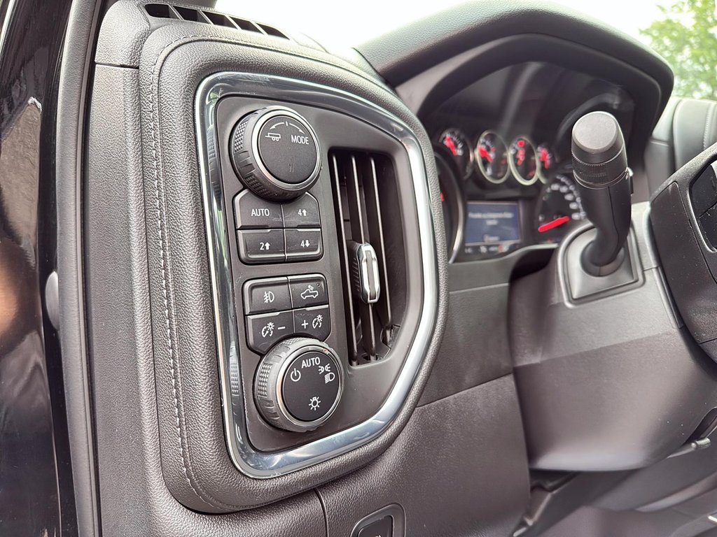 2021 Chevrolet Silverado 1500 LT Trail Boss in Drummondville, Quebec - 11 - w1024h768px