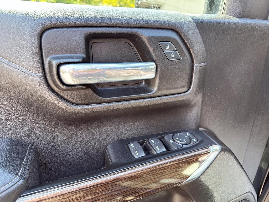 2021 Chevrolet Silverado 1500 RST in Drummondville, Quebec - 10 - w1024h768px