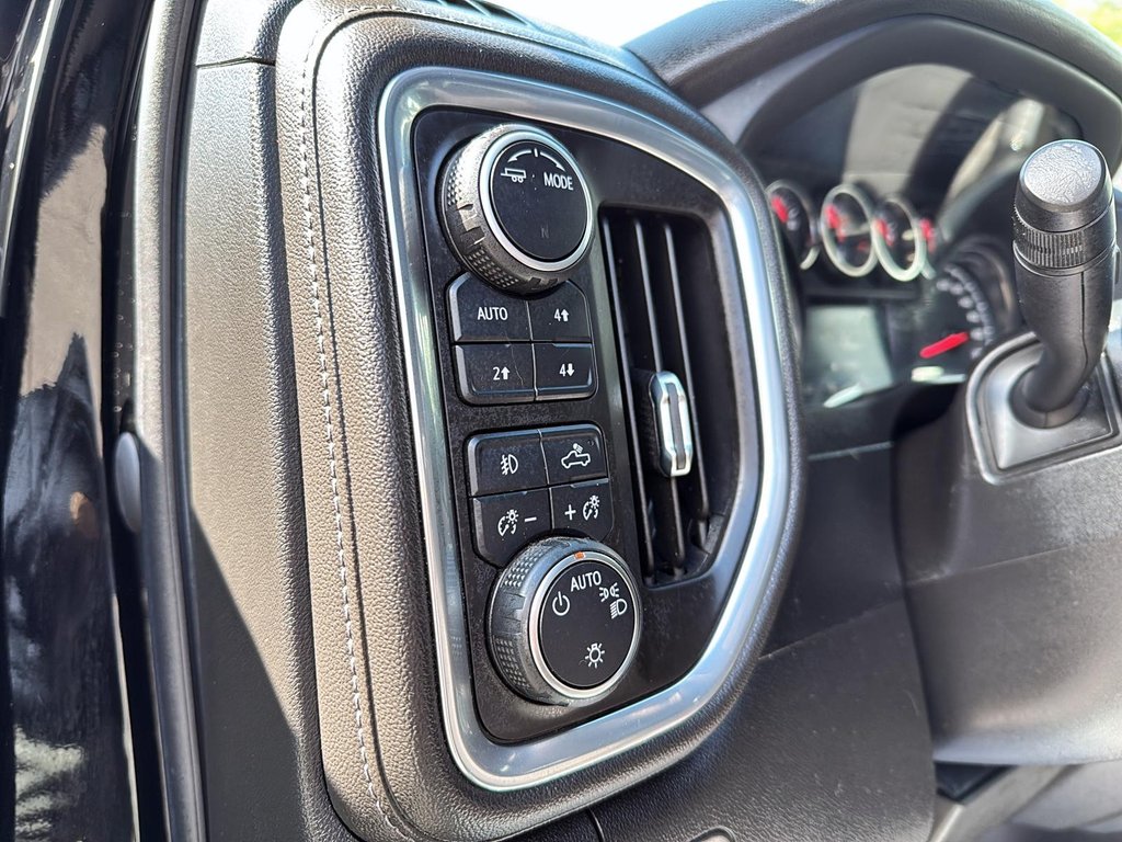 2021 Chevrolet Silverado 1500 RST in Drummondville, Quebec - 11 - w1024h768px