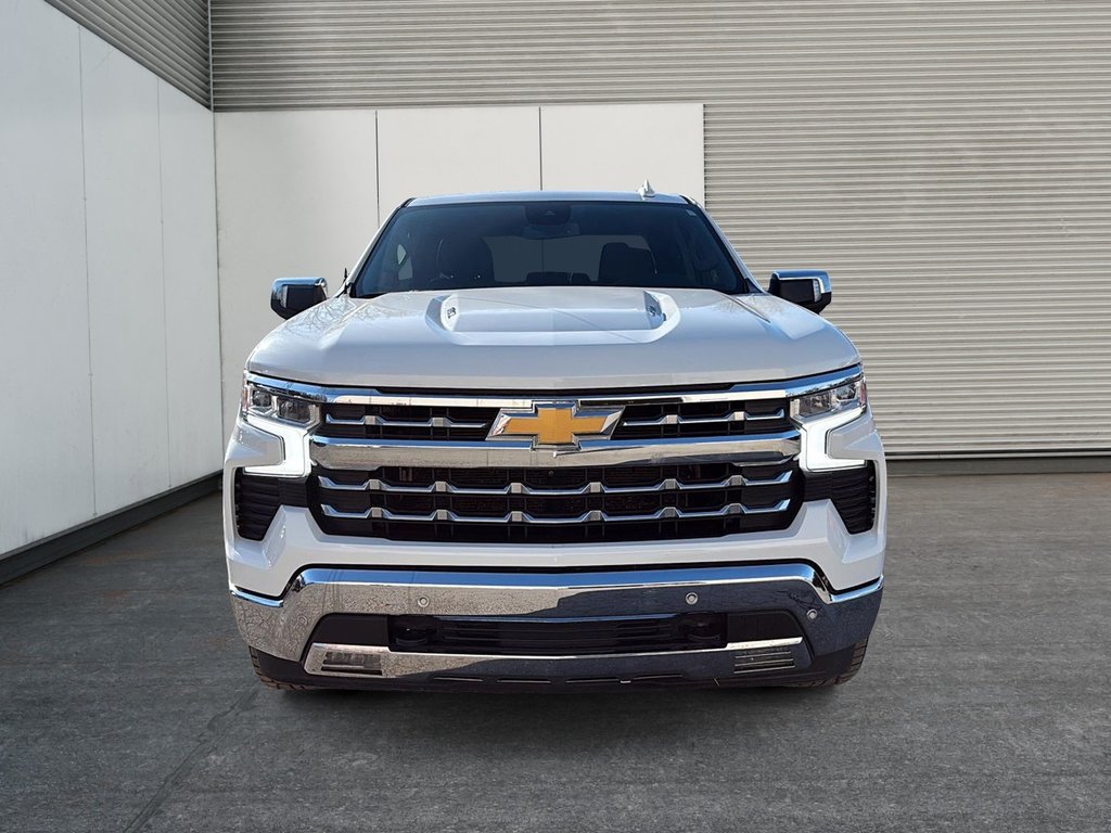Chevrolet Silverado 1500 LTZ 2022 à Drummondville, Québec - 2 - w1024h768px