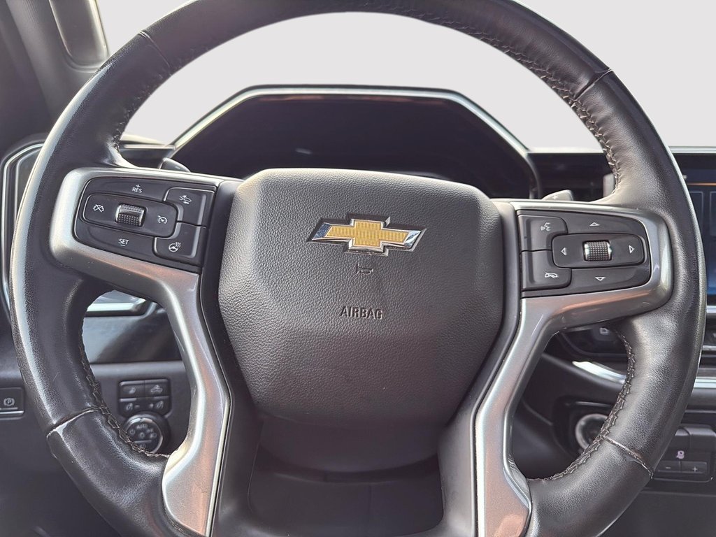 Chevrolet Silverado 1500 LTZ 2023 à Drummondville, Québec - 13 - w1024h768px