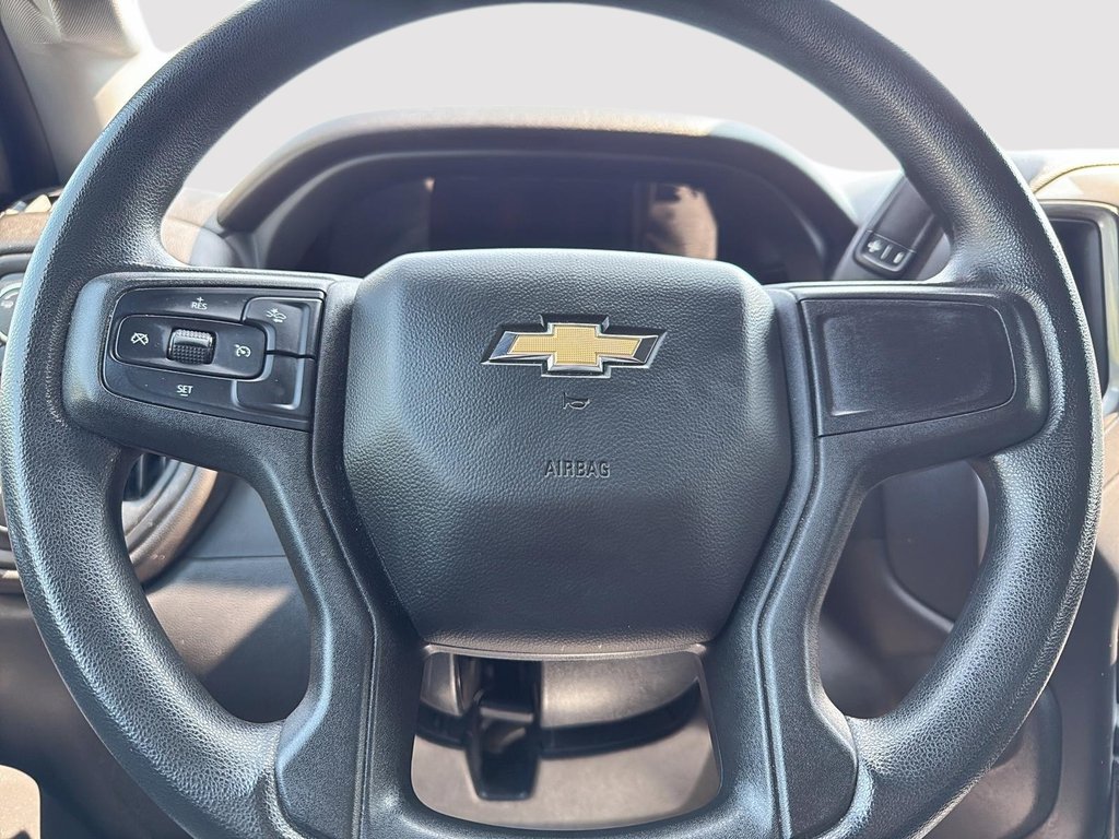 Chevrolet Silverado 1500 Custom 2023 à Drummondville, Québec - 13 - w1024h768px