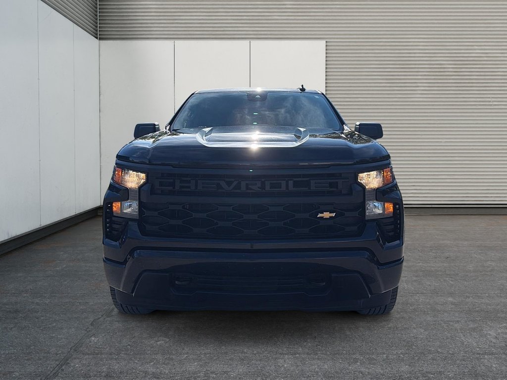 Chevrolet Silverado 1500 Custom 2023 à Drummondville, Québec - 2 - w1024h768px