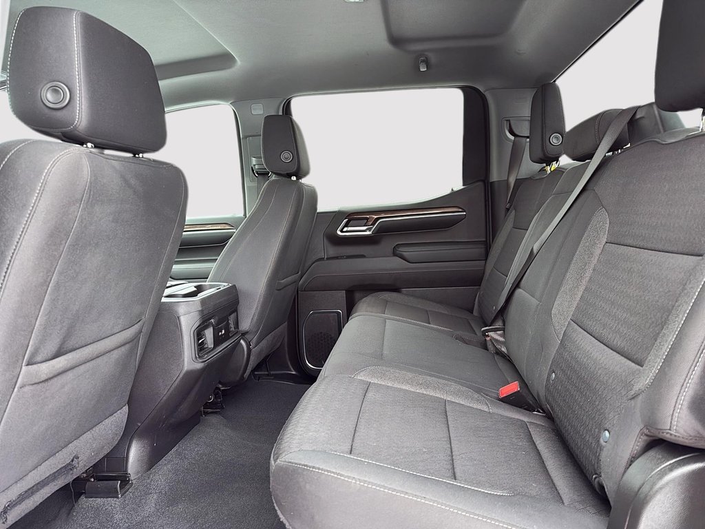 Chevrolet Silverado 1500 LT Trail Boss 2024 à Drummondville, Québec - 9 - w1024h768px