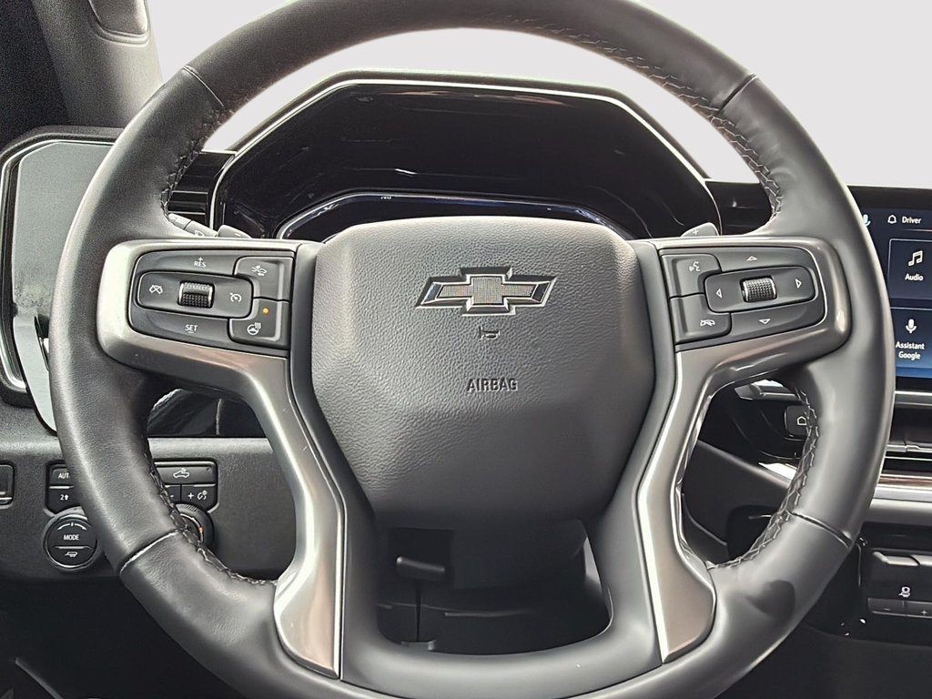 Chevrolet Silverado 1500 RST 2025 à Drummondville, Québec - 13 - w1024h768px