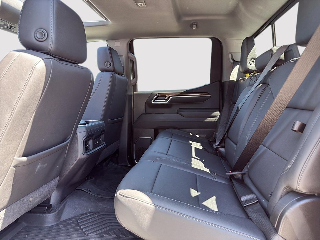 2025 Chevrolet Silverado 1500 LT Trail Boss in Drummondville, Quebec - 9 - w1024h768px
