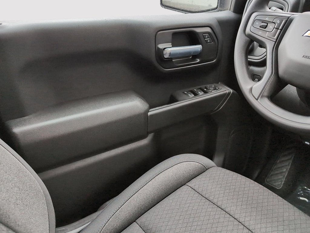 2026 Chevrolet Silverado 1500 Custom in Drummondville, Quebec - 11 - w1024h768px