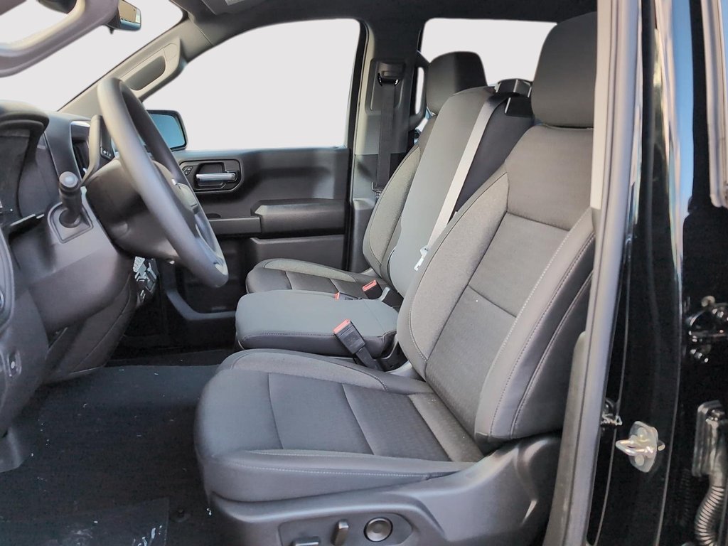 Chevrolet Silverado 1500 Custom Trail Boss 2026 à Drummondville, Québec - 9 - w1024h768px