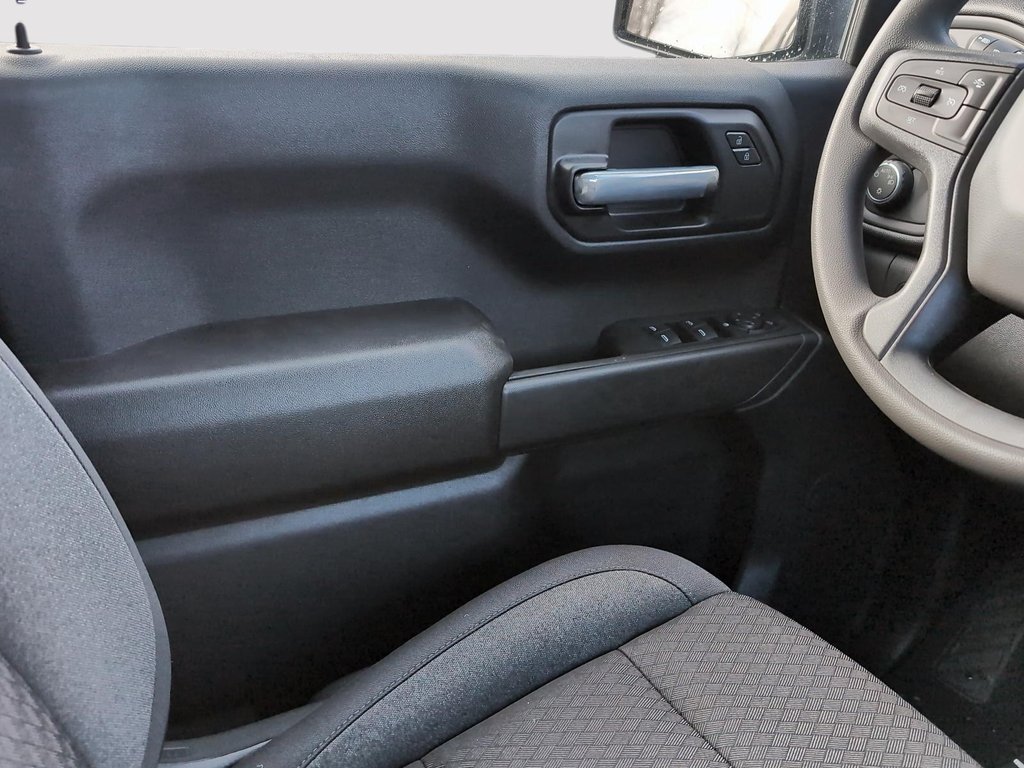 Chevrolet Silverado 1500 Custom Trail Boss 2026 à Drummondville, Québec - 11 - w1024h768px