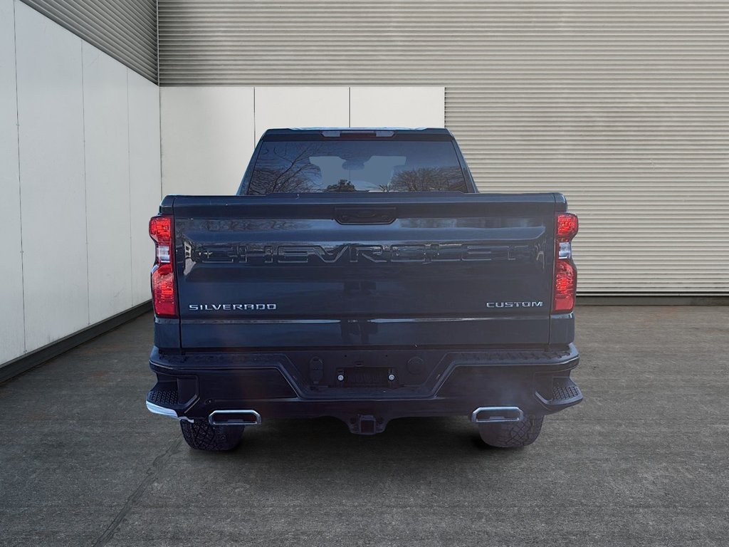 Chevrolet Silverado 1500 Custom Trail Boss 2026 à Drummondville, Québec - 3 - w1024h768px