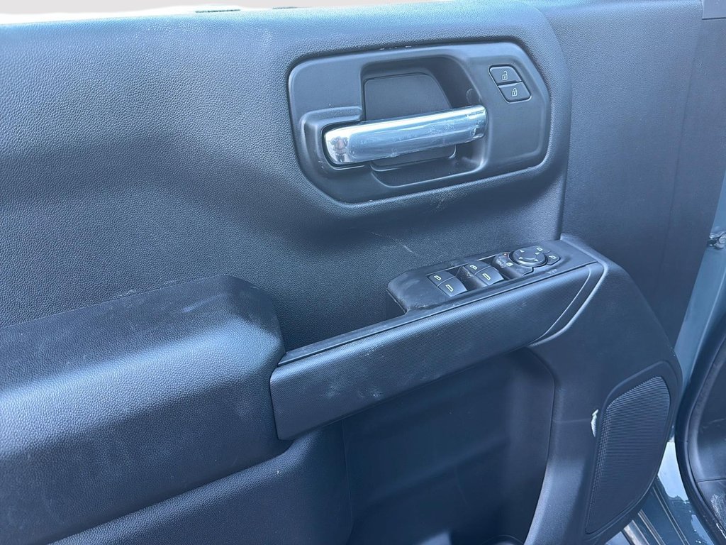 Chevrolet Silverado 1500 Custom Trail Boss 2026 à Drummondville, Québec - 11 - w1024h768px