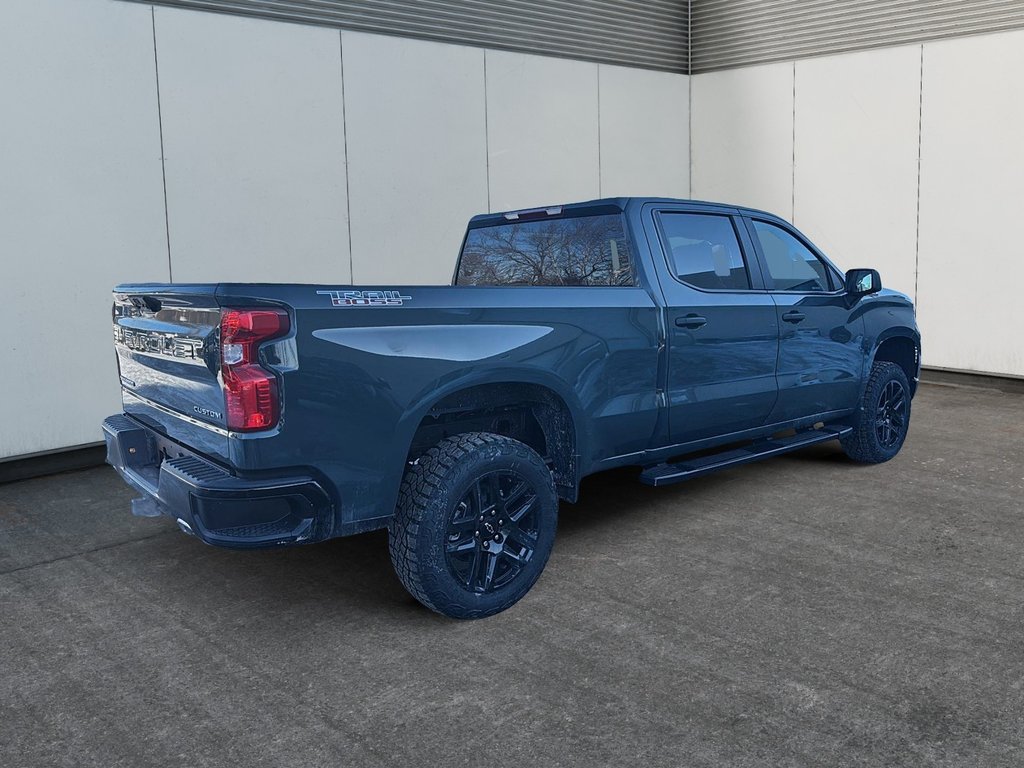 Chevrolet Silverado 1500 Custom Trail Boss 2026 à Drummondville, Québec - 4 - w1024h768px