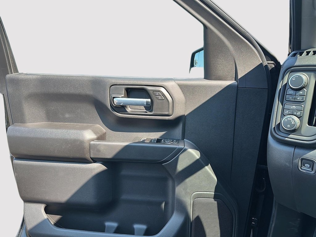 2026 Chevrolet Silverado 1500 Custom in Drummondville, Quebec - 11 - w1024h768px