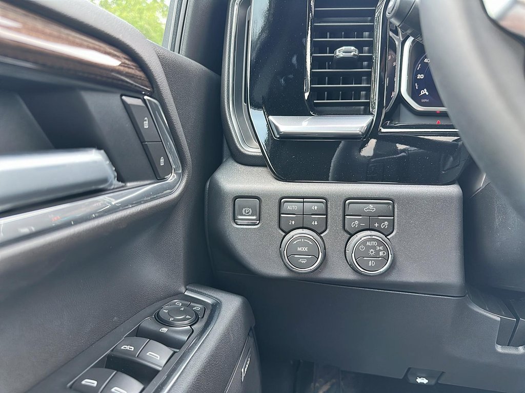2026 Chevrolet Silverado 1500 LT Trail Boss in Drummondville, Quebec - 16 - w1024h768px