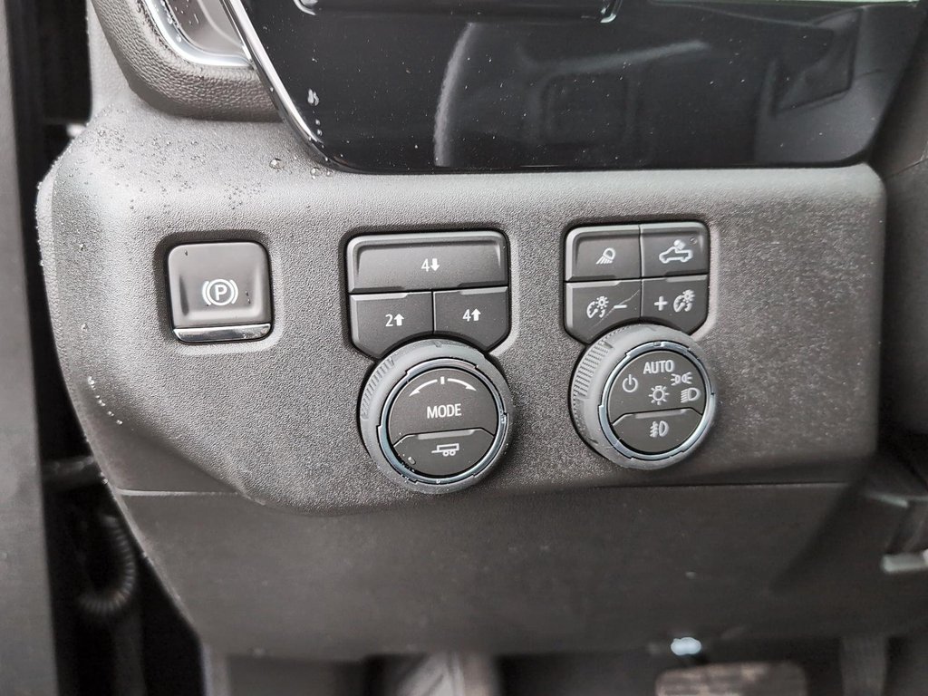 2026 Chevrolet Silverado 2500 HD LT in Drummondville, Quebec - 12 - w1024h768px