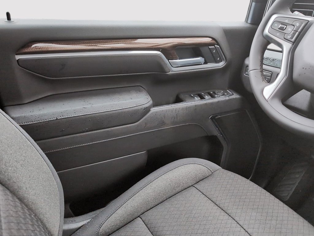 2026 Chevrolet Silverado 2500 HD LT in Drummondville, Quebec - 9 - w1024h768px