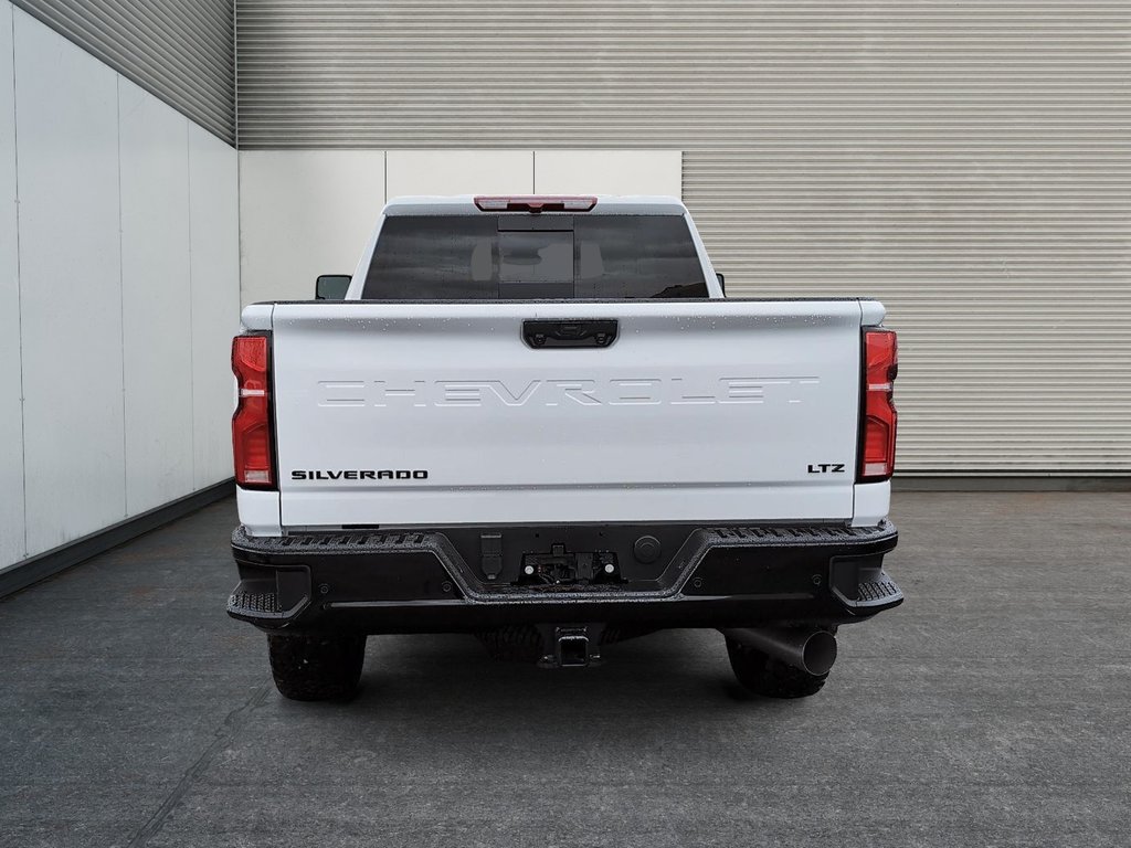 2026 Chevrolet SILVERADO 2500 4RM LTZ CREW in Drummondville, Quebec - 4 - w1024h768px