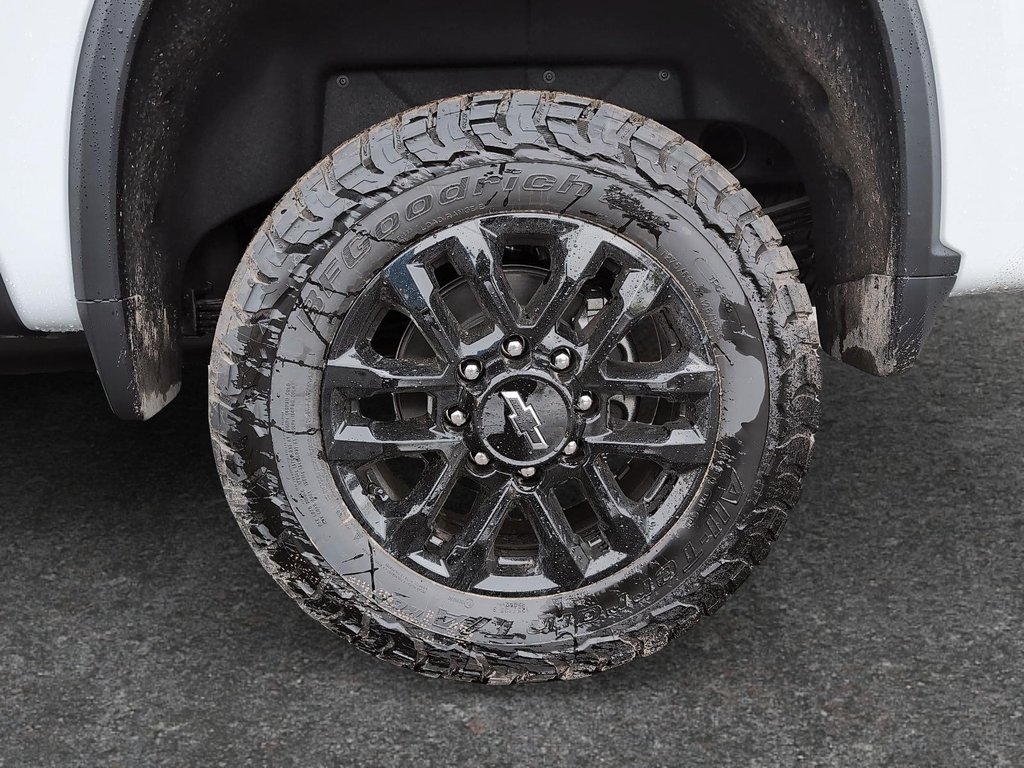 2026 Chevrolet SILVERADO 2500 4RM LTZ CREW in Drummondville, Quebec - 7 - w1024h768px
