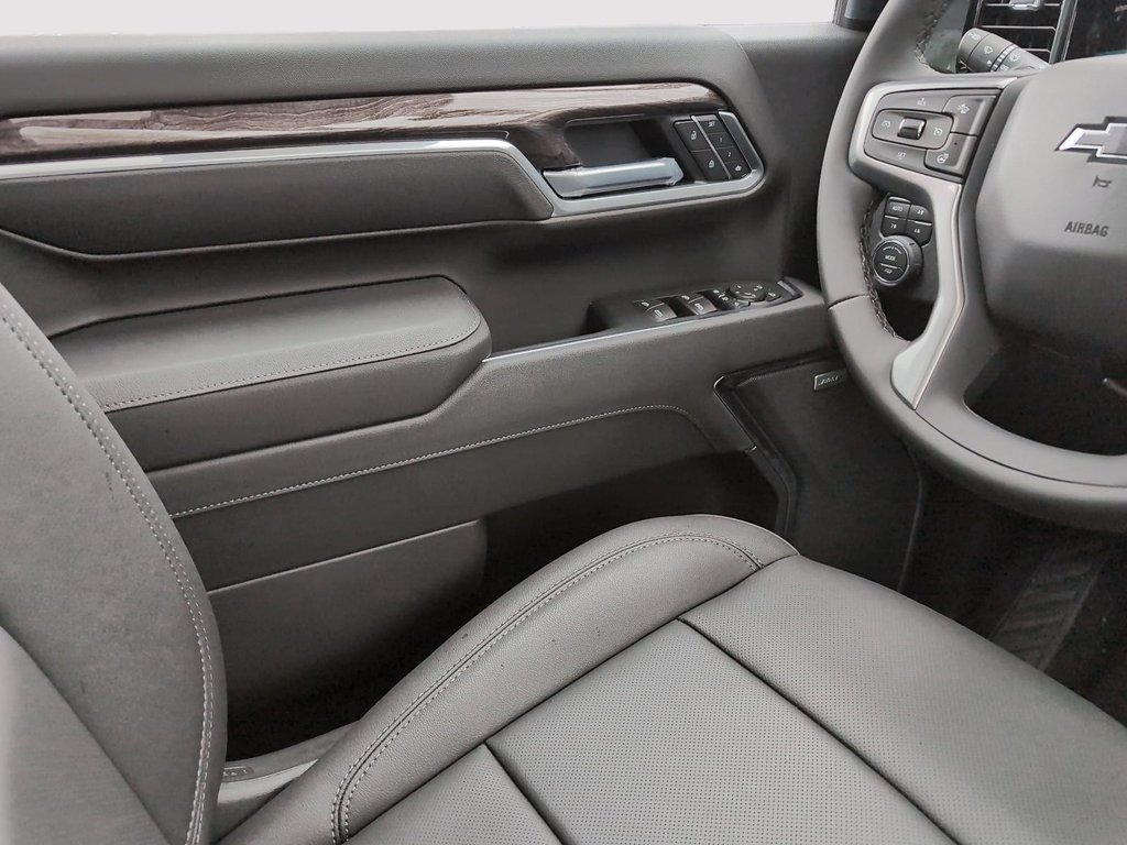 2026 Chevrolet SILVERADO 2500 4RM LTZ CREW in Drummondville, Quebec - 11 - w1024h768px