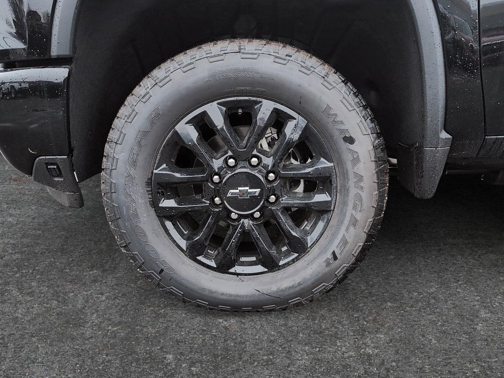 2025 Chevrolet Silverado 2500 HD CUSTOM in Drummondville, Quebec - 8 - w1024h768px