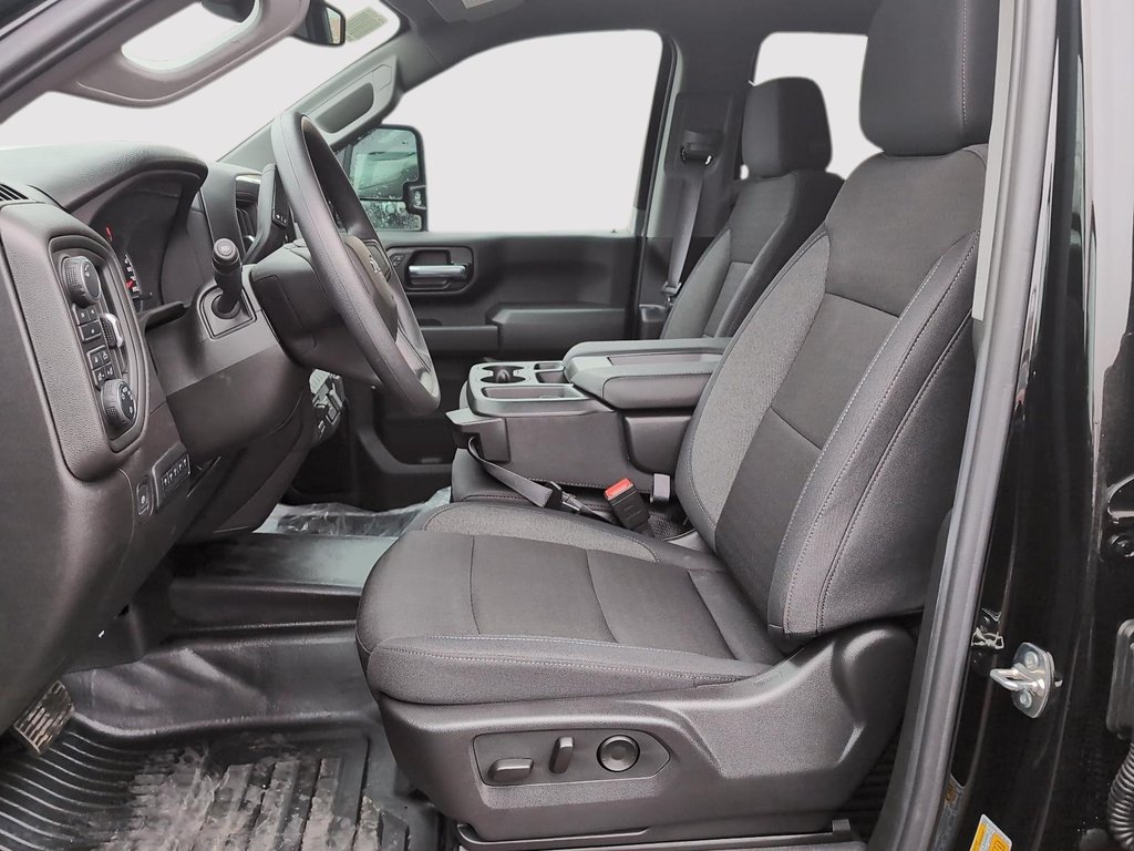 2025 Chevrolet Silverado 2500 HD CUSTOM in Drummondville, Quebec - 9 - w1024h768px