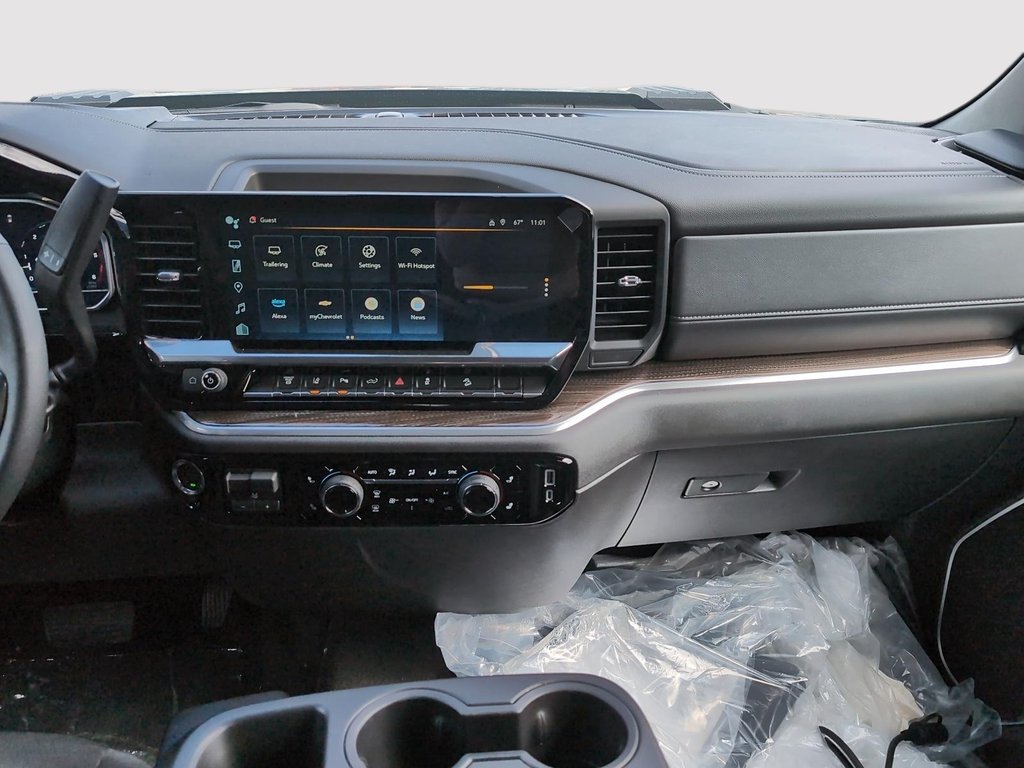 2025 Chevrolet SILVERADO 2500 HD LT in Drummondville, Quebec - 19 - w1024h768px