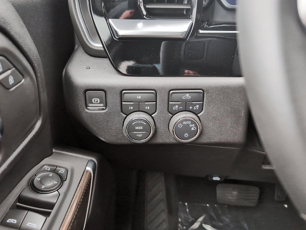 Chevrolet Silverado 2500 HD LT 2026 à Drummondville, Québec - 12 - w1024h768px