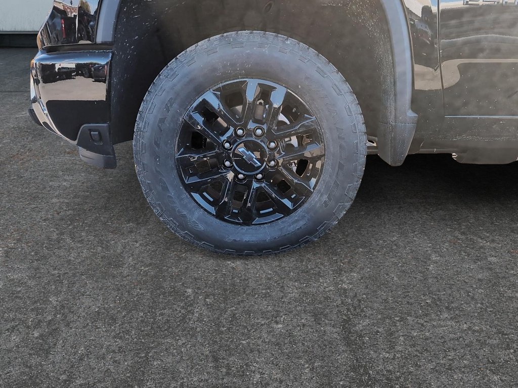 2026 Chevrolet Silverado 2500 HD LTZ in Drummondville, Quebec - 8 - w1024h768px