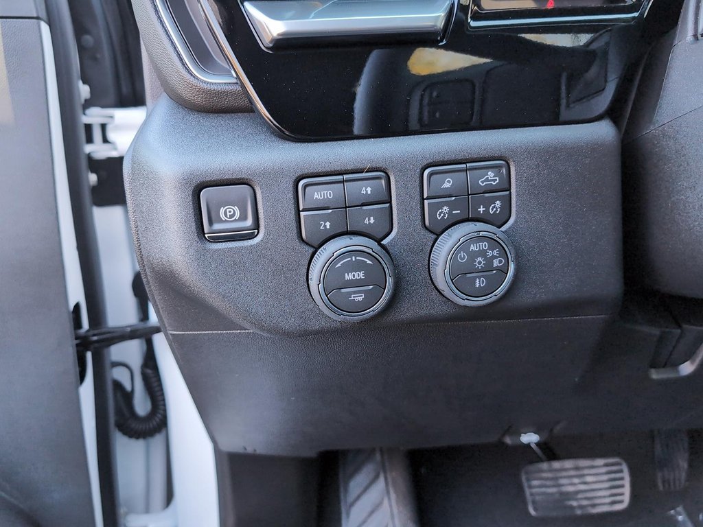 2026 Chevrolet Silverado 2500 HD LTZ in Drummondville, Quebec - 15 - w1024h768px