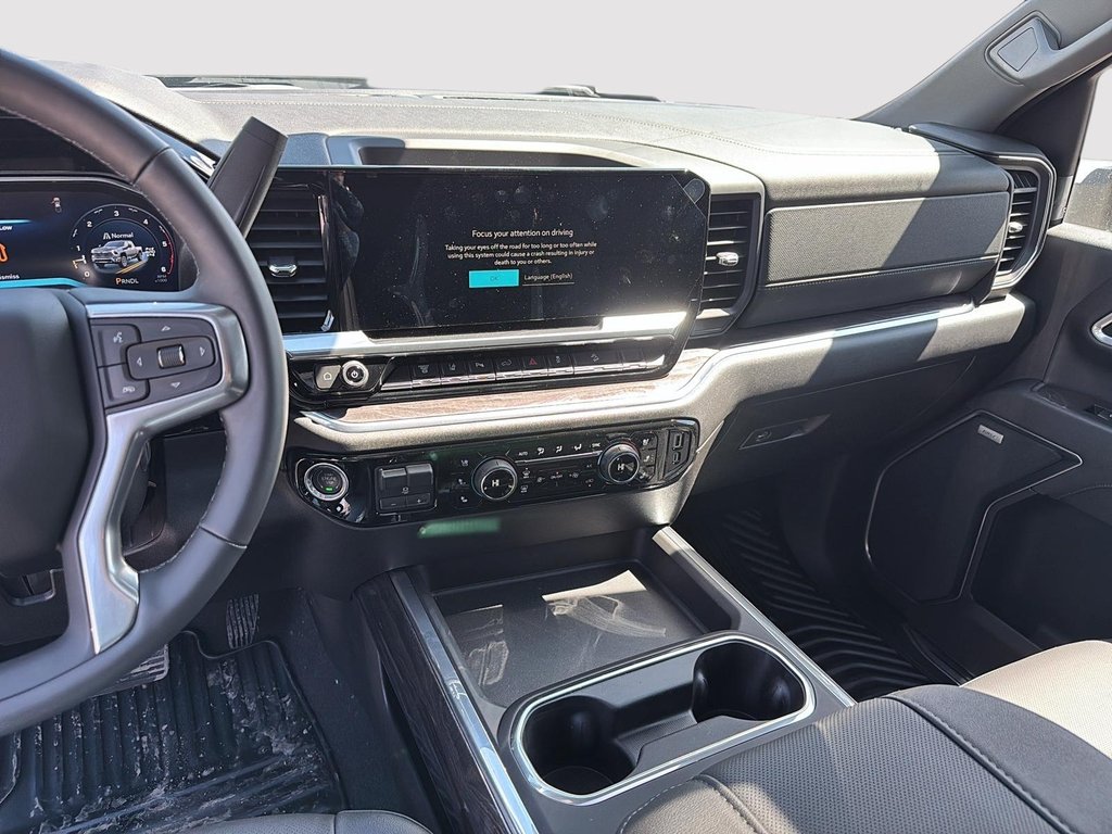 2026 Chevrolet Silverado 2500 HD LTZ in Drummondville, Quebec - 13 - w1024h768px