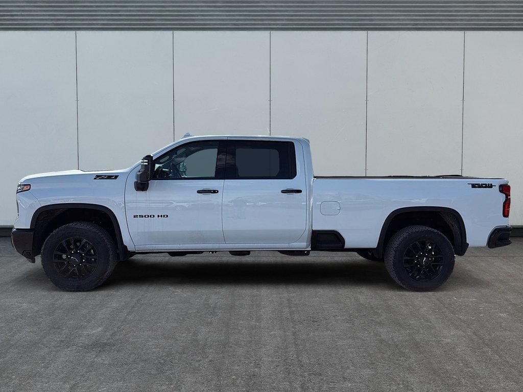 2026 Chevrolet Silverado 2500 HD LTZ in Drummondville, Quebec - 5 - w1024h768px