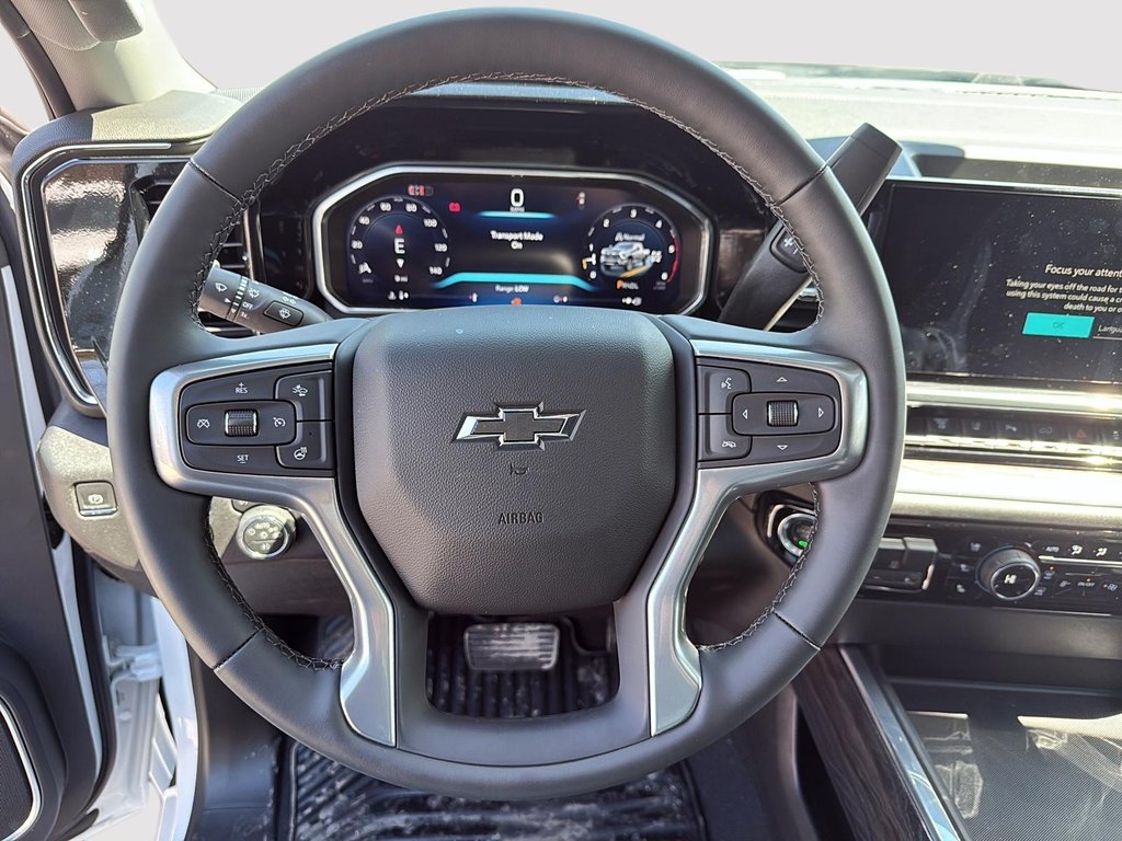2026 Chevrolet Silverado 2500 HD LTZ in Drummondville, Quebec - 11 - w1024h768px