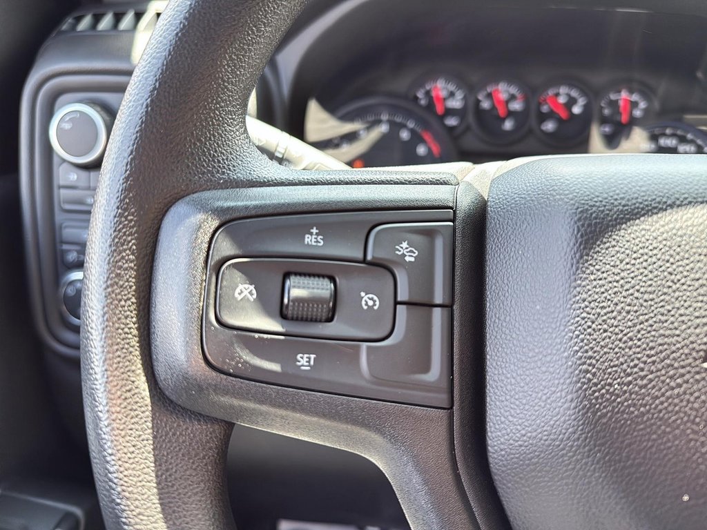 Chevrolet Silverado 2500HD Custom 2024 à Drummondville, Québec - 15 - w1024h768px