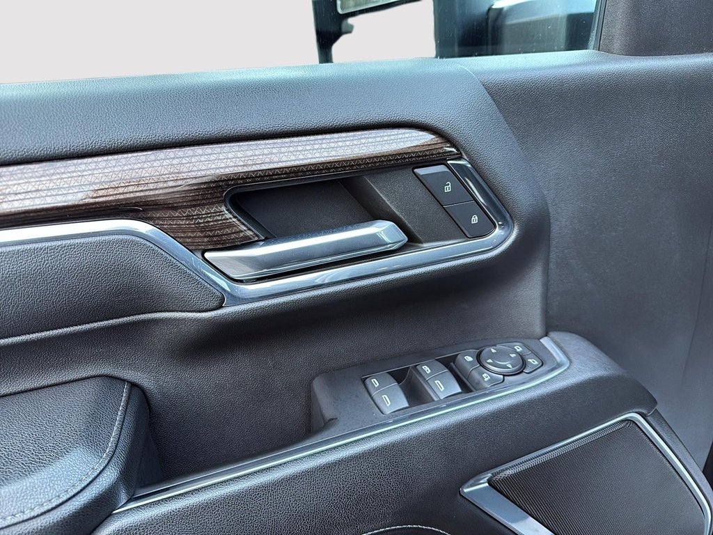 Chevrolet Silverado 2500HD LT 2024 à Drummondville, Québec - 11 - w1024h768px