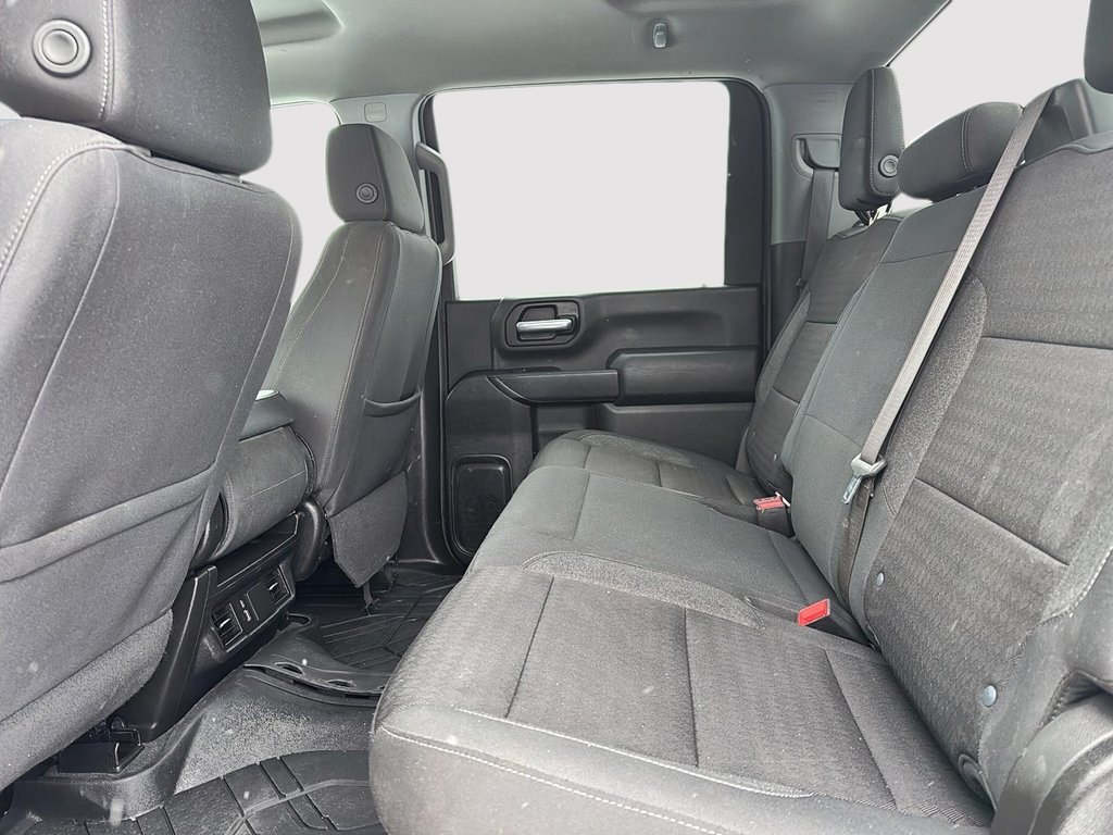 2024 Chevrolet Silverado 2500HD Custom in Drummondville, Quebec - 9 - w1024h768px