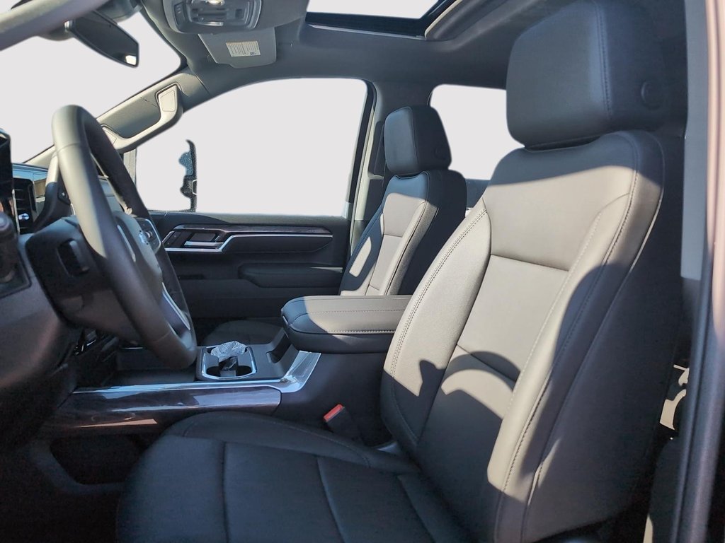 2026 Chevrolet Silverado 2500HD LTZ in Drummondville, Quebec - 7 - w1024h768px