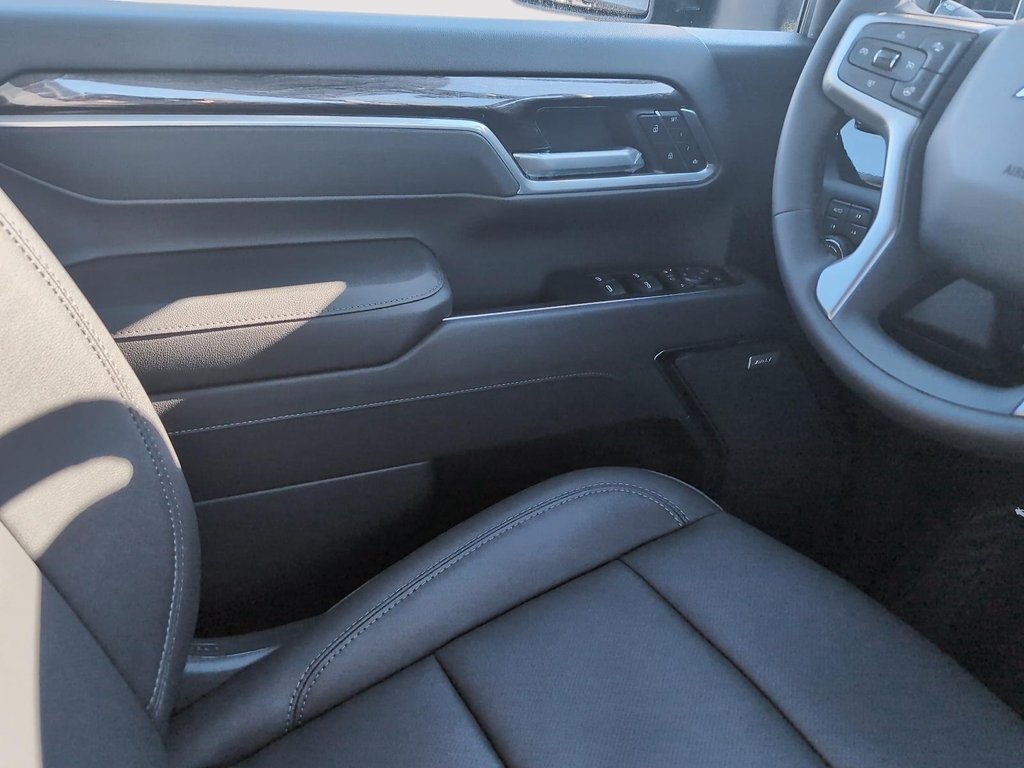 2026 Chevrolet Silverado 2500HD LTZ in Drummondville, Quebec - 10 - w1024h768px