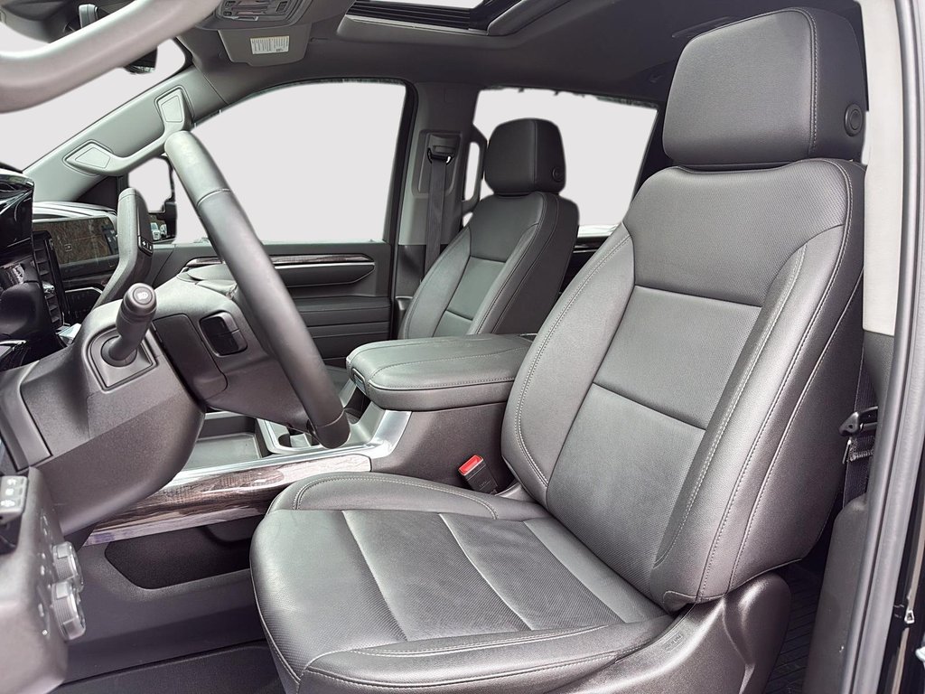 2026 Chevrolet Silverado 2500HD LTZ in Drummondville, Quebec - 8 - w1024h768px