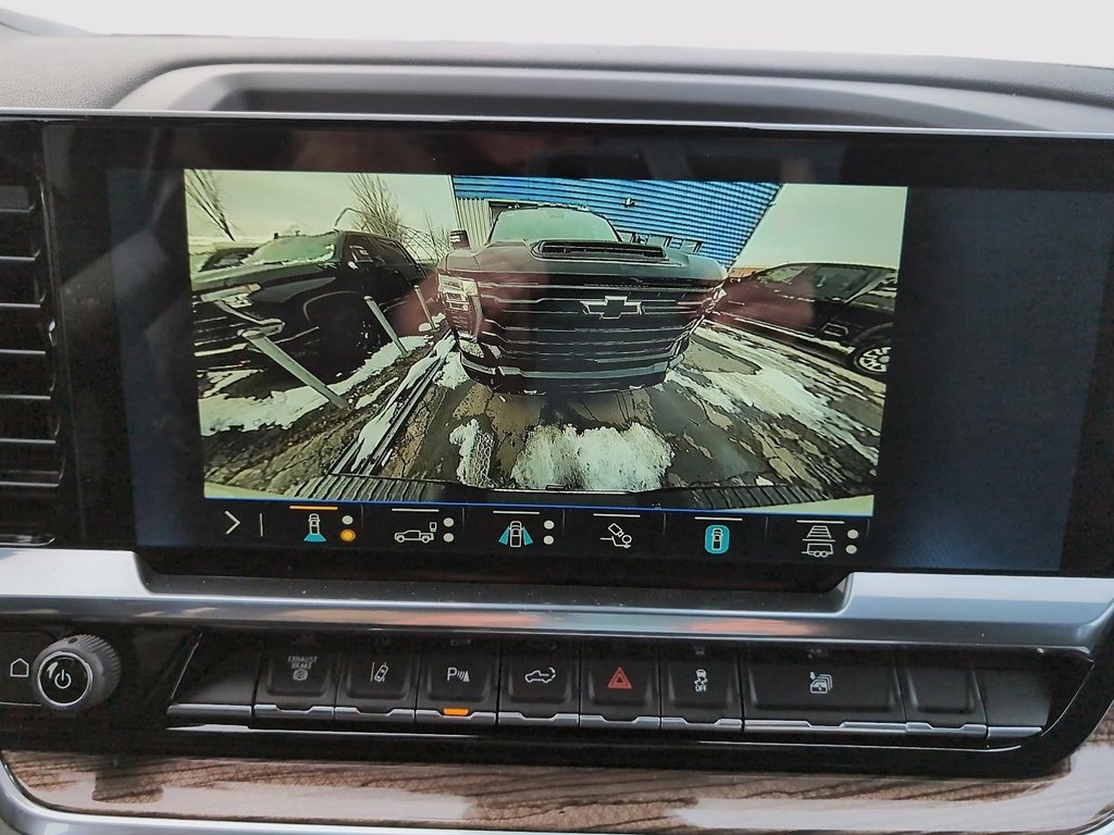 Chevrolet Silverado 3500 HD LT DRW 2026 à Drummondville, Québec - 15 - w1024h768px