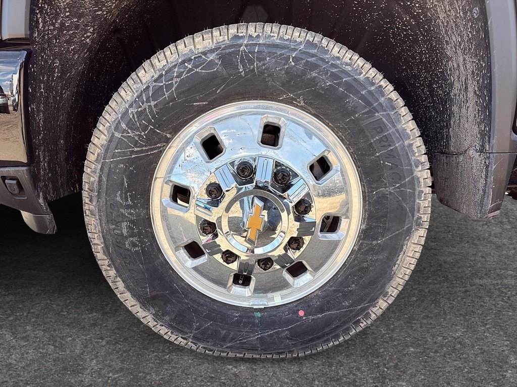 2026 Chevrolet Silverado 3500 HD HIGH COUNTRY DRW in Drummondville, Quebec - 6 - w1024h768px