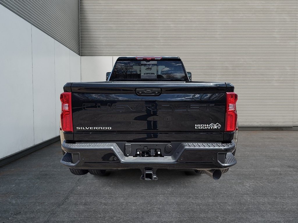 2026 Chevrolet Silverado 3500 HD HIGH COUNTRY DRW in Drummondville, Quebec - 3 - w1024h768px