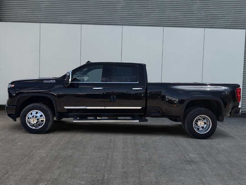 2026 Chevrolet Silverado 3500 HD HIGH COUNTRY DRW in Drummondville, Quebec - 5 - w1024h768px