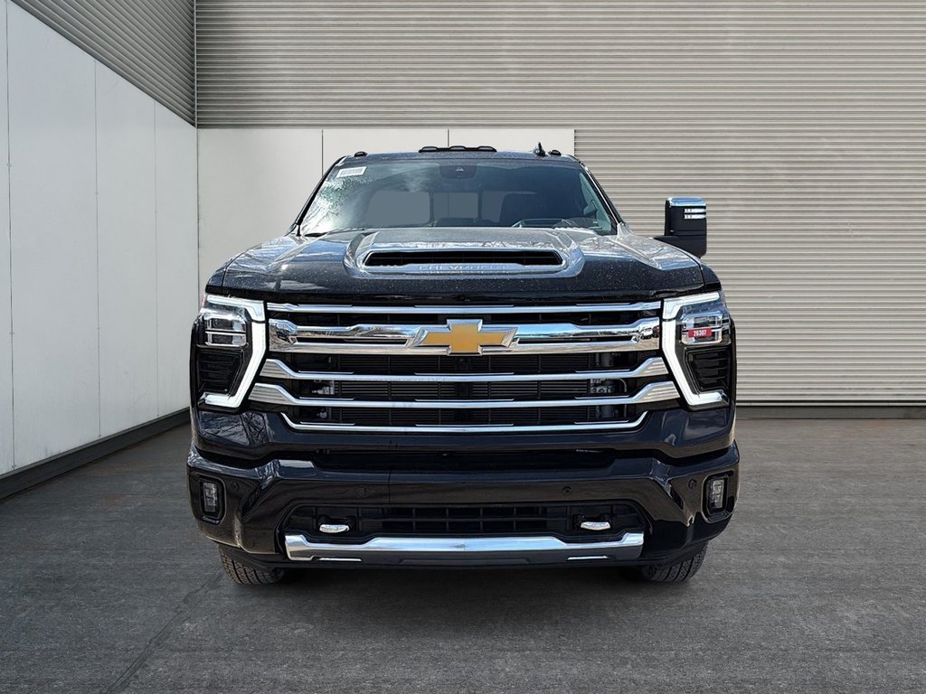 2026 Chevrolet Silverado 3500 HD HIGH COUNTRY DRW in Drummondville, Quebec - 2 - w1024h768px