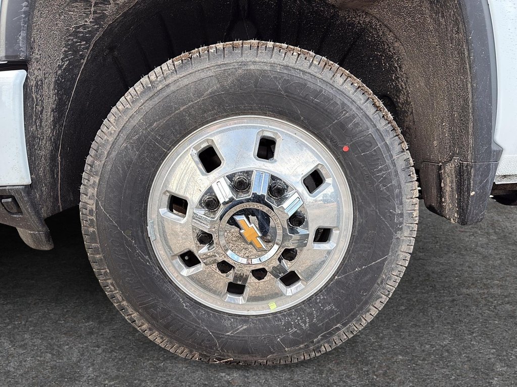 Chevrolet Silverado 3500 HD HIGH COUNTRY DRW 2026 à Drummondville, Québec - 6 - w1024h768px